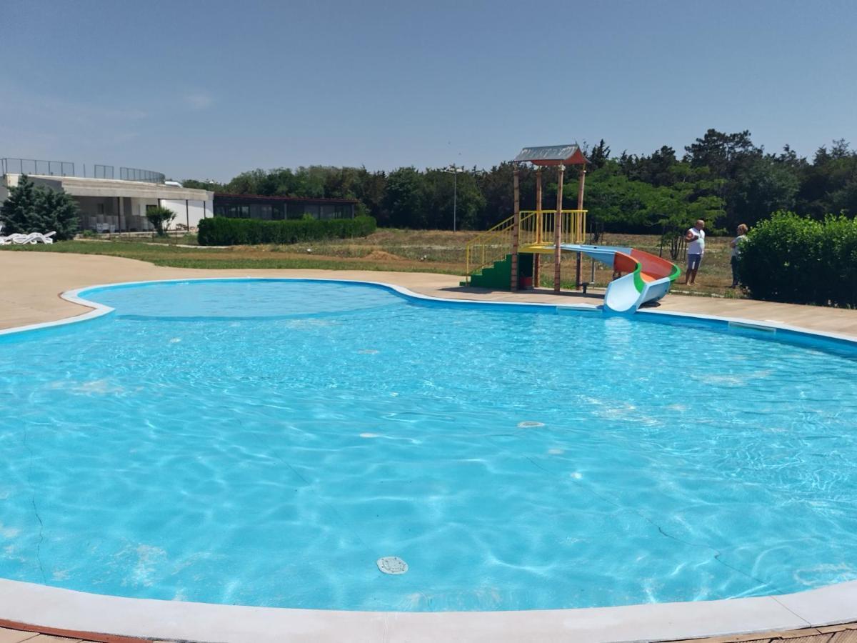 Blaxy Resort Stefi Cu Acces La Piscine Gratuit Douăzeci şi Trei August Εξωτερικό φωτογραφία